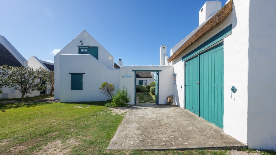 4 Bedroom Property for Sale in Struisbaai Western Cape